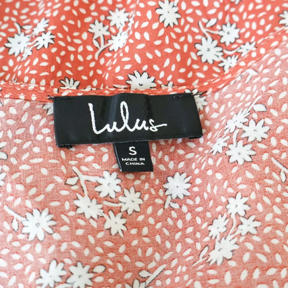 NWT Lulus floral print tie-front crop blouse small